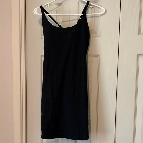 Elegant Black Tennis Dress - Picture 1 of 3